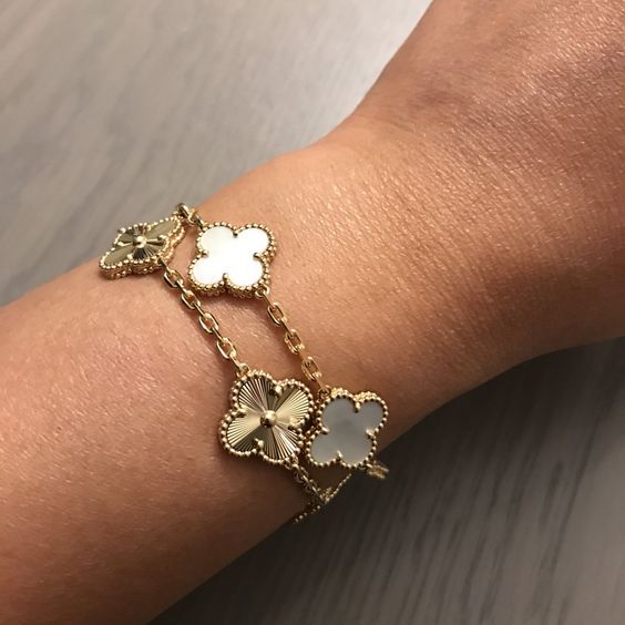 ATHENS CLOVER | WHITE BRACELET