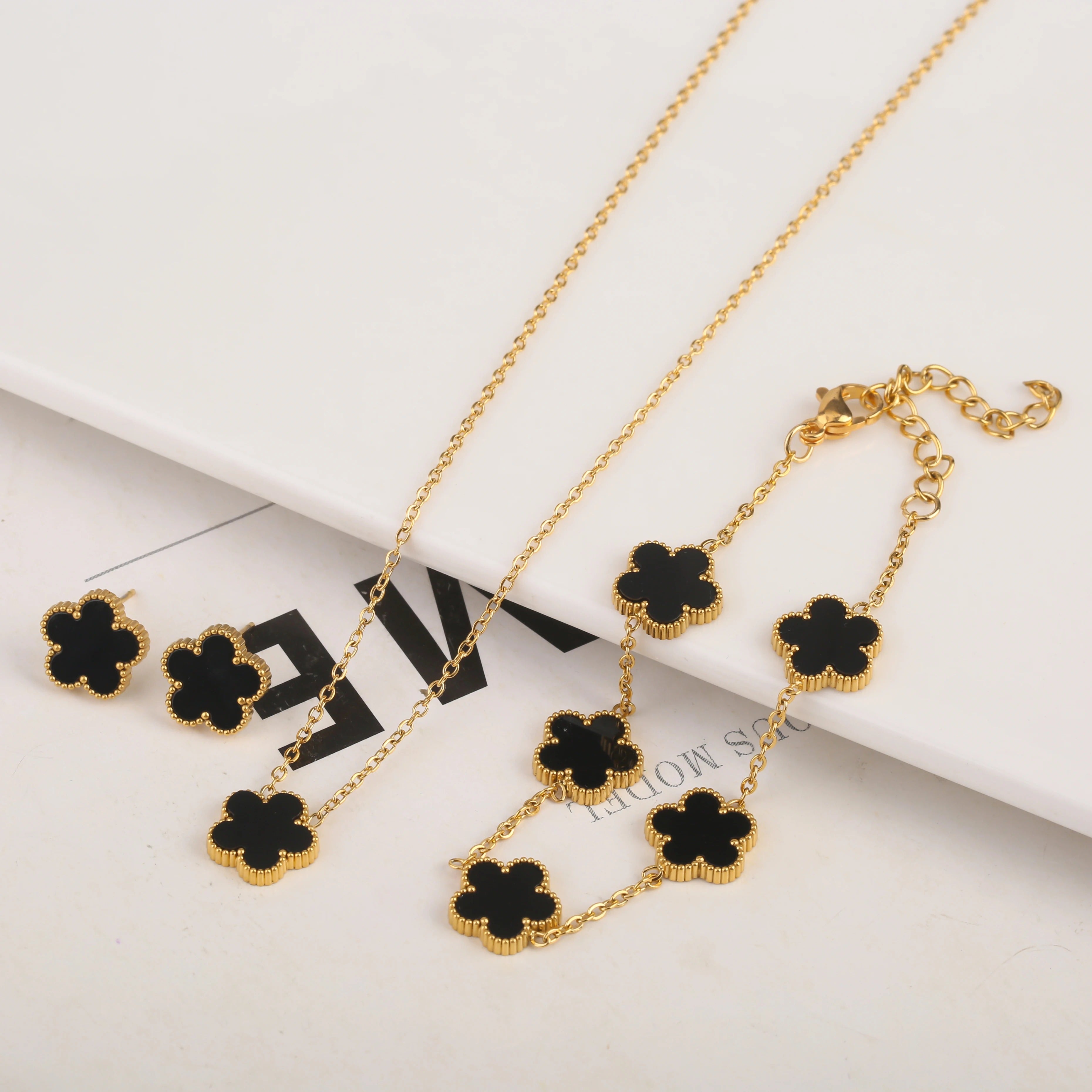 HAWAII CLOVER | BLACK DELUXE SET